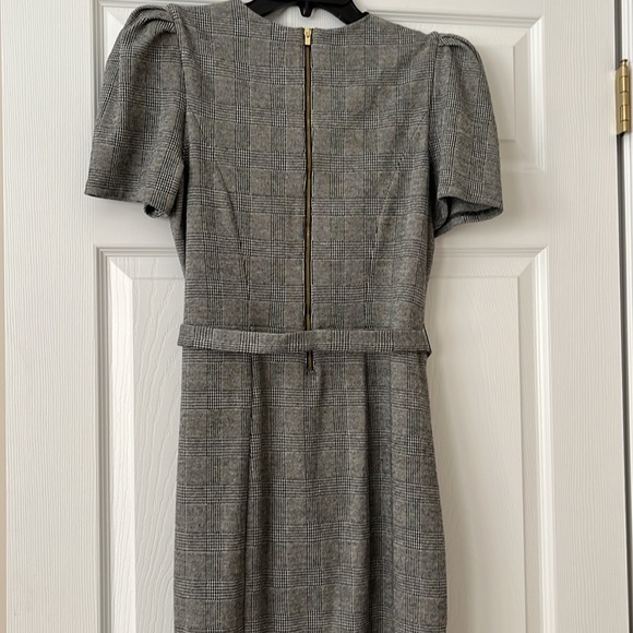 EXPRESS DRESS! - Picture 5 of 11